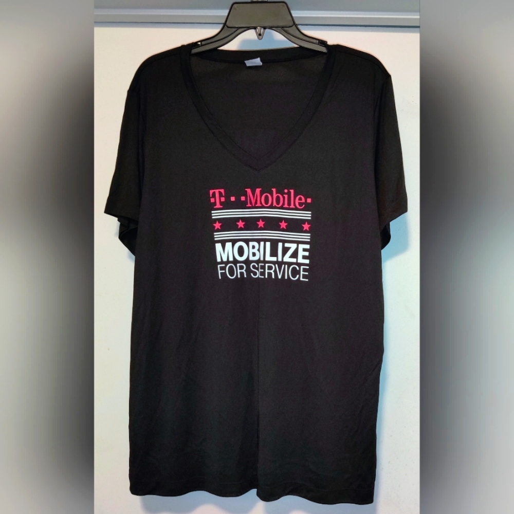 T-Mobile NWOT 2XL Black & Hot Pink T-Shirt